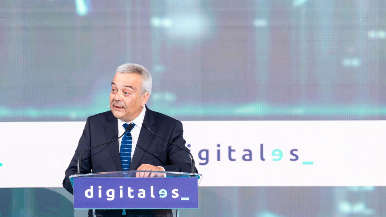 DigitalES - Victor Calvo-Sotelo