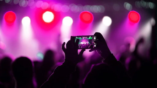 festival smartphone