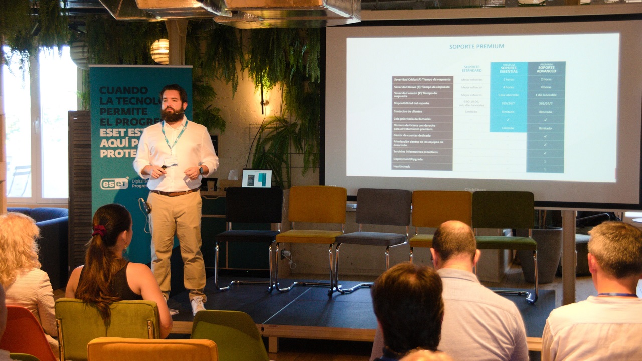 Raúl Albuixech, ESET España