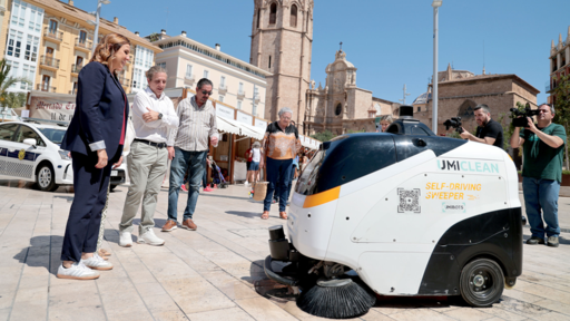 vehicle autònom de neteja viària