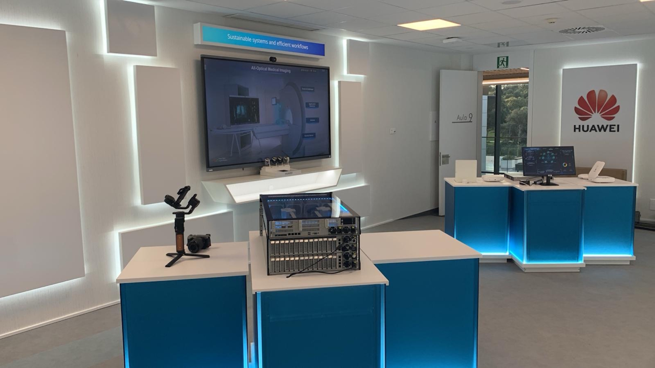 Showroom HM Hospitales y Huawei